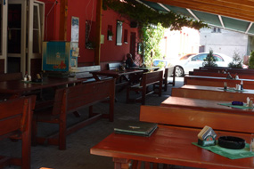 Restaurace Na Fojstství - Venkovní posezení pod střechou